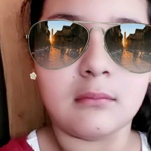 Meet your Posher, Dora